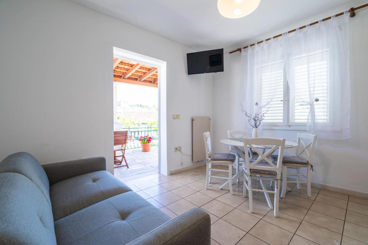 Sunny House Apartment Korčula Екстериор снимка