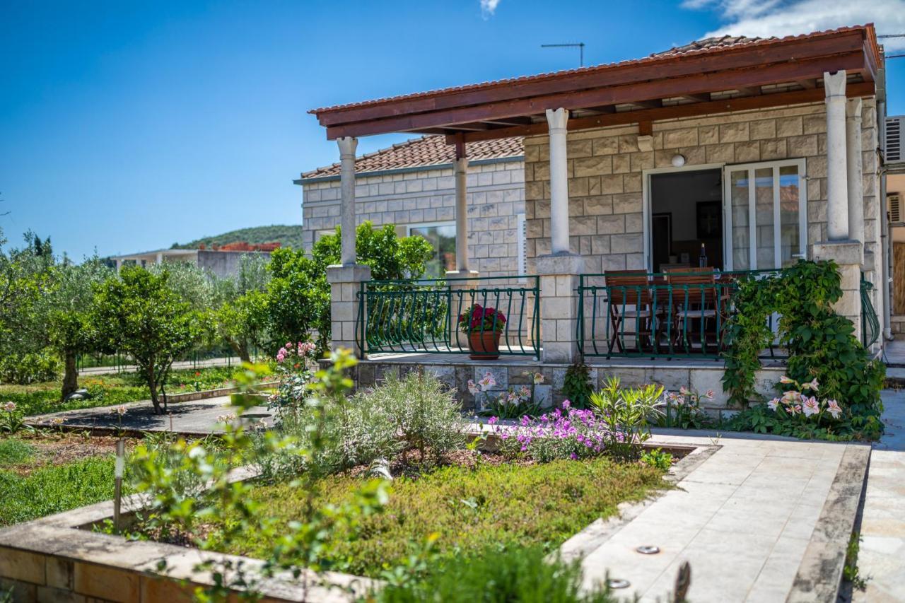 Sunny House Apartment Korčula Екстериор снимка